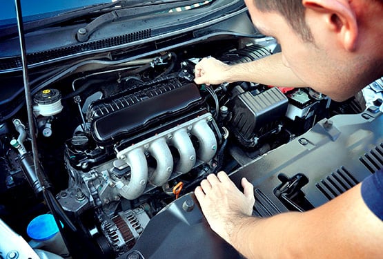 Motor del auto: mantenimiento basado en uso, tiempo y señales reales