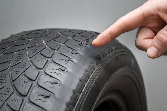 Llantas del auto: presión, desgaste y señales de reemplazo